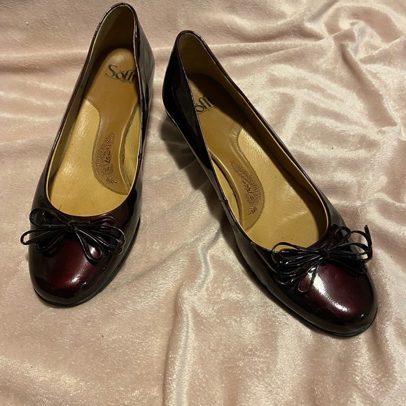 Sofft Burgandy Flats Sophisticated Design Versatile - Picture 1 of 5